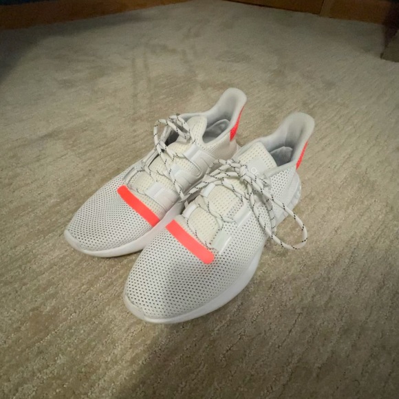 Adidas Tubular Dusk ‘White Solar Red’ - Picture 4 of 4